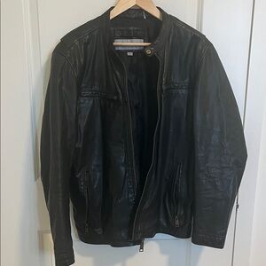 Men's Classic Black Leather Bomber Jacket